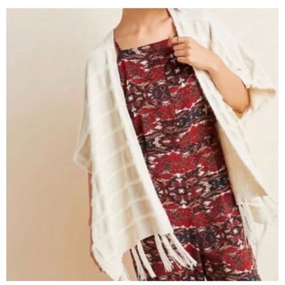 Anthropologie Akemi + Kin Poncho One Size OS Chenille Ivory Striped Fringe Boho - Picture 10 of 10